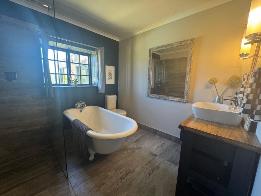 6 Bedroom Property for Sale in Sedgefield Rural Western Cape